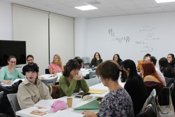 Inside the Korean language classroom in Madrid 
