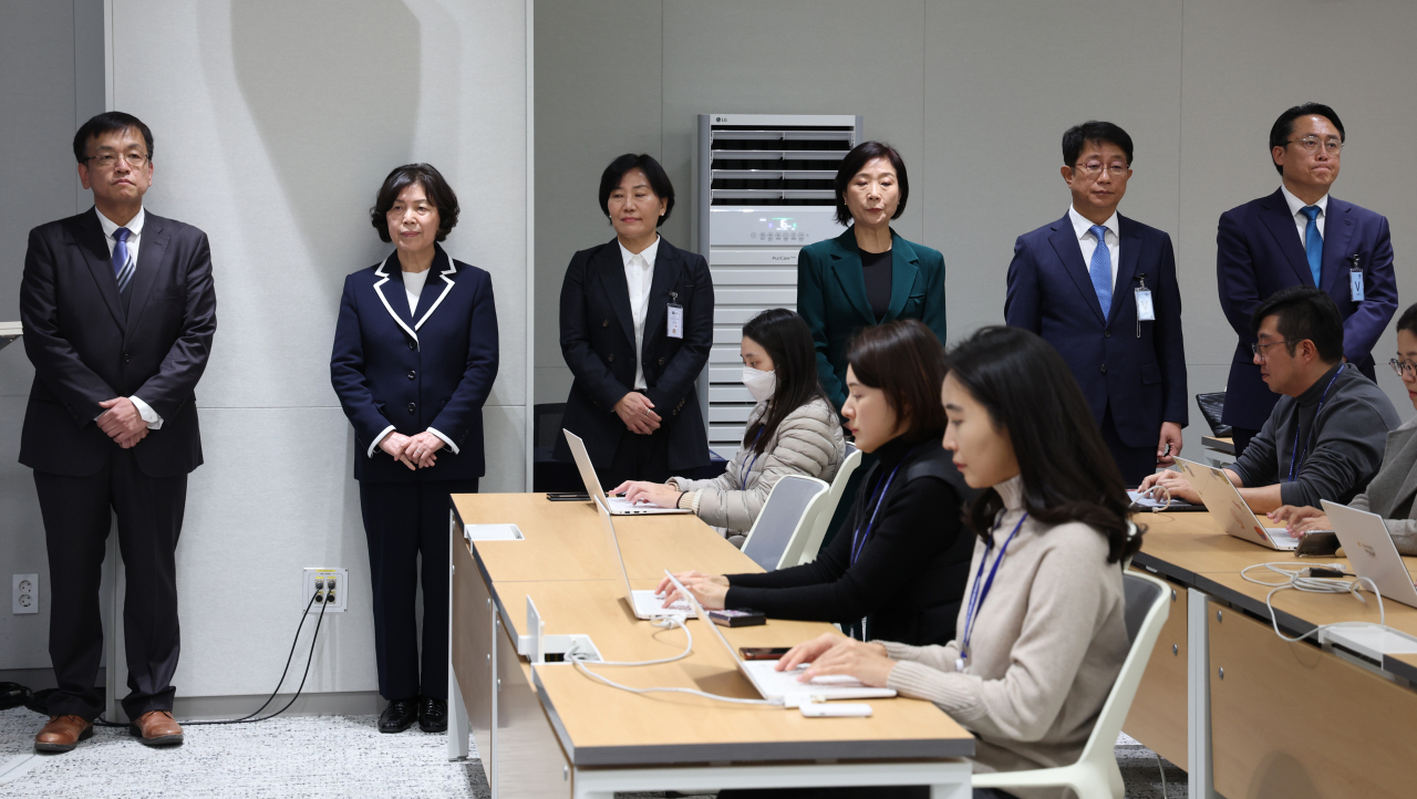 기획재정부 최상목(왼쪽부터), 국가보훈부 강정애, 농식품부 송미령, 중소벤처기업부 오영주, 국토교통부 박상우, 해양수산부 강도형 장관 후보자가 4일 서울 용산 대통령실 청사에서 열린 김대기 대통령실 비서실장의 인선발표에 참석한 모습. [연합]
