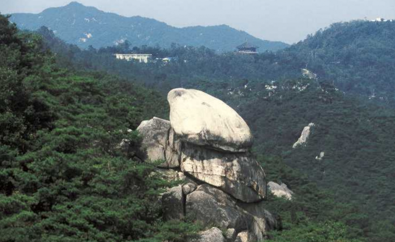 빌딩숲 옆 서울山 매력에 빠진 외국인들 “어메이징” 연발[함영훈의 멋·맛·쉼]