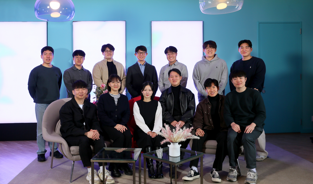 UNIST 연구진. 김성진(윗줄 오른쪽 세번째), 이규호(윗줄 오른쪽 네번째) 교수.[UNIST 제공]