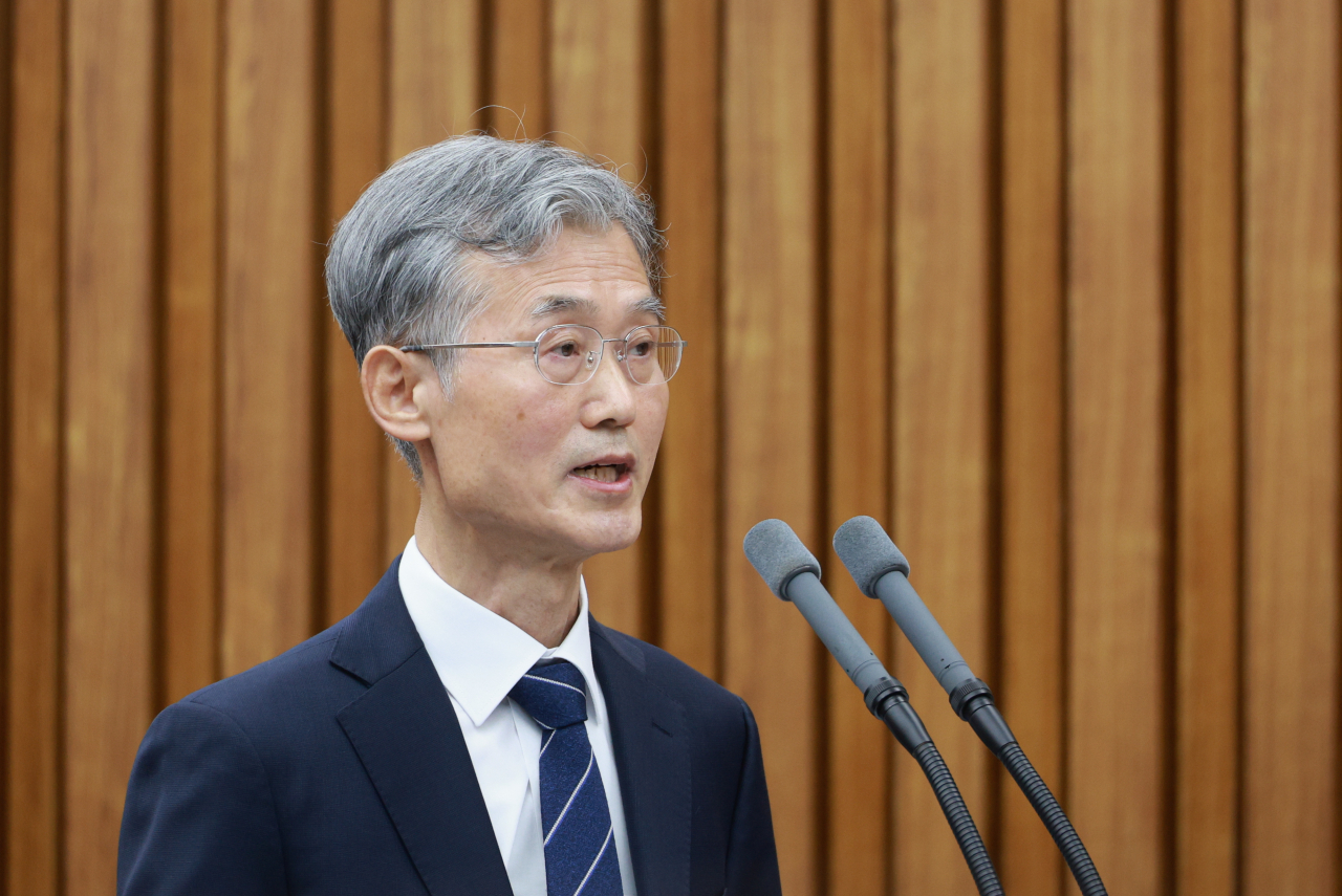 조희대 대법원장 후보자가 5일 국회에서 열린 인사청문회에서 발언하고 있다. [연합]