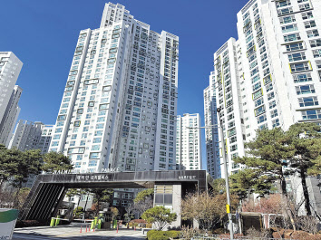 서울 강남구 대치동 한가운데에 위치한 신축 대단지 아파트 ‘래미안대치팰리스’ 박로명 기자
