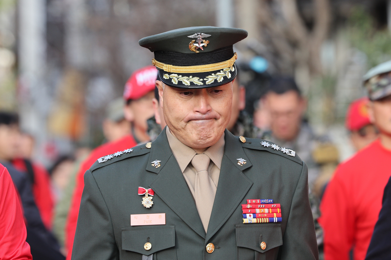 해병대 채모 상병 순직 사건 수사 이첩 관련 항명 및 상관명예훼손 혐의로 기소된 박정훈 전 수사단장(대령)이 7일 오전 서울 용산구 중앙지역군사법원에서 열린 관련 첫 공판에 출석하고 있다. [연합]