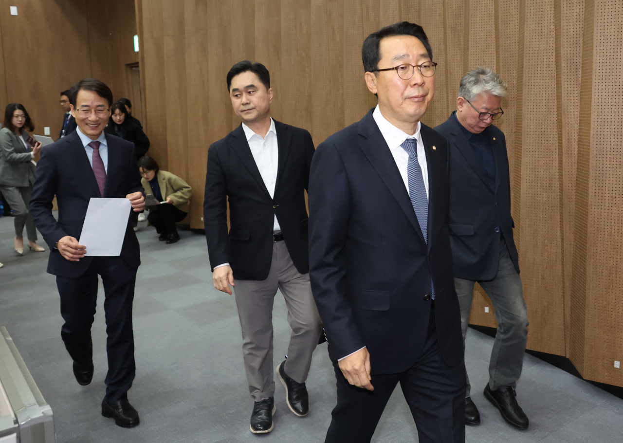 왼쪽부터 이원욱, 김종민, 윤영찬, 조응천 더불어민주당 의원. [연합]