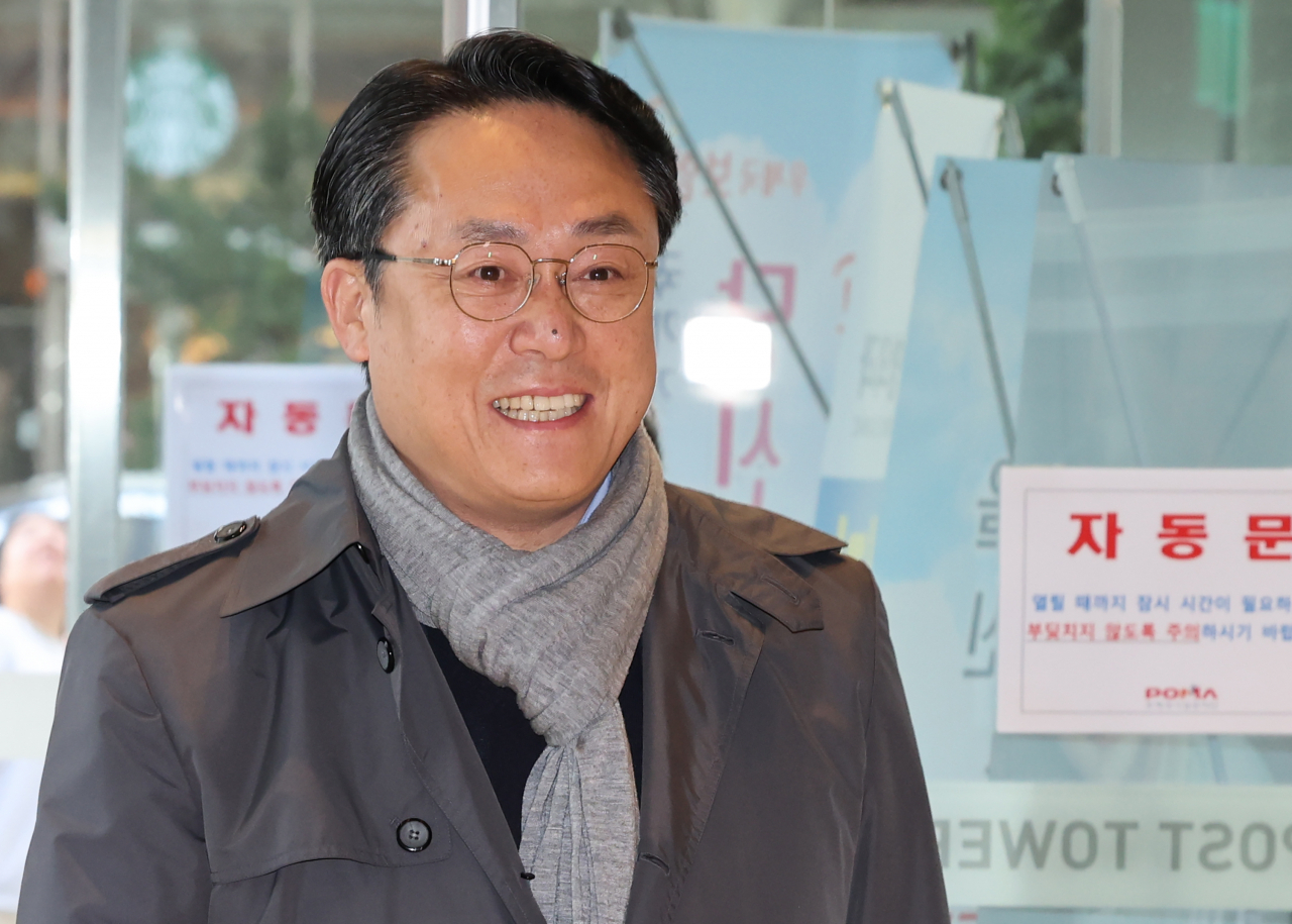 강도형 해양수산부 장관 후보자가 7일 오전 서울 마포구 인사청문회 준비 사무실로 출근하고 있다. [연합]