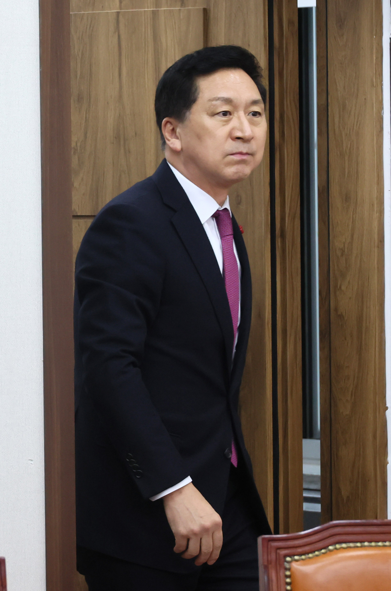 국민의힘 김기현 대표가 11일 국회에서 열린 최고위원회의에 참석하고 있다.[연합]