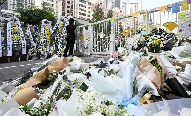 지난 7월 서이초 교사 사망 직후 서이초등학교 앞. 임세준 기자