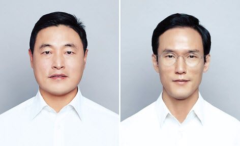 조현식(왼쪽) 한국앤컴퍼니 고문과 조현범 회장 [한국앤컴퍼니 제공]