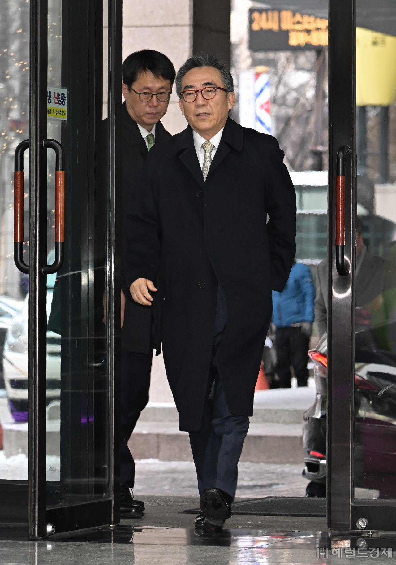 조태열 외교부 장관 후보자가 20일 서울 종로구 인사청문회 준비 사무실에 출근하고 있다. 임세준 기자