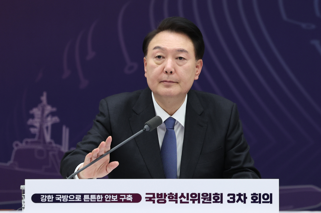 윤석열 대통령이 20일 오후 서울 용산 대통령실 청사에서 국방혁신위원회 3차 회의를 주재하고 있다. [연합]