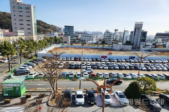 순천시 신청사 부지가 22일 착공돼 2년 간의 공사기간을 거쳐 오는 2025년 12월 준공 예정이다. /박대성 기자.