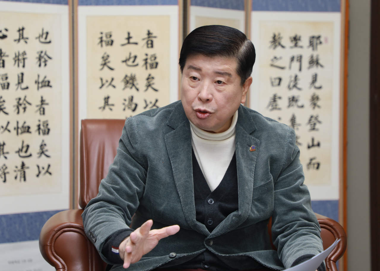 곽근호 에이플러스에셋그룹 회장이 13일 서울 서초구 에이플러스에셋타워에서 헤럴드경제와 인터뷰를 하고 있다. [에이플러스에셋 제공]