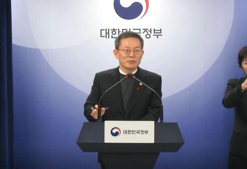 이종호 과학기술정보통신부 장관이 22일 서울정부청사에서 열린 연구개발(R&D) 예산 관련 브리핑에서 기자들의 질문에 답을 하고 있다. [박세정 기자 sjpark@]