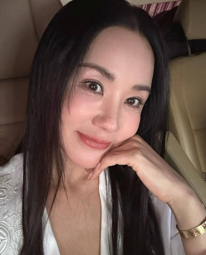 가수겸 배우 엄정화