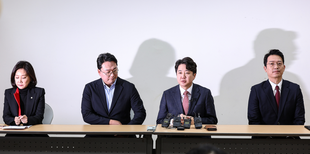 (왼쪽부터) 허은아 국민의힘 의원, 천하람 국민의힘 전남 순천갑 당협위원장, 이준석 전 국민의힘 대표, 이기인 경기도의회 국민의힘 의원. [연합]