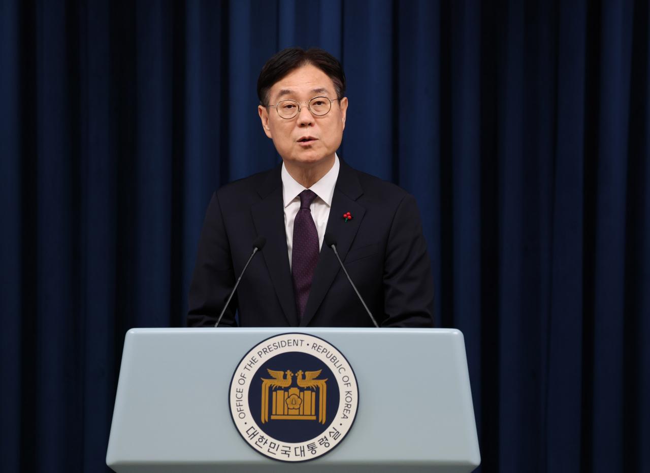 신임 대통령 비서실장으로 임명된 이관섭 대통령실 정책실장이 28일 서울 용산 대통령실 청사에서 열린 인사브리핑에서 소감을 말하고 있다. [연합]