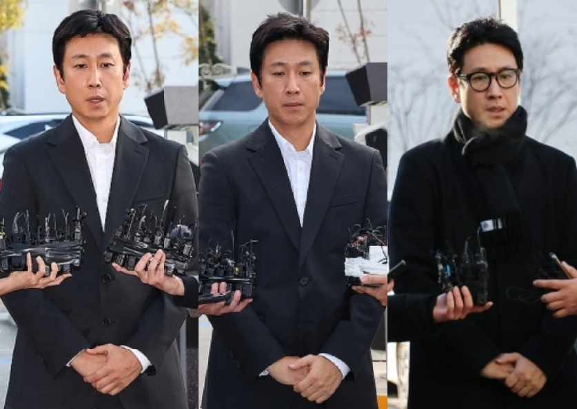 배우 이선균은 3차례 경찰 소환 조사를 받았으며, 이때마다 포토라인 앞에 서서 사과했다.[연합]