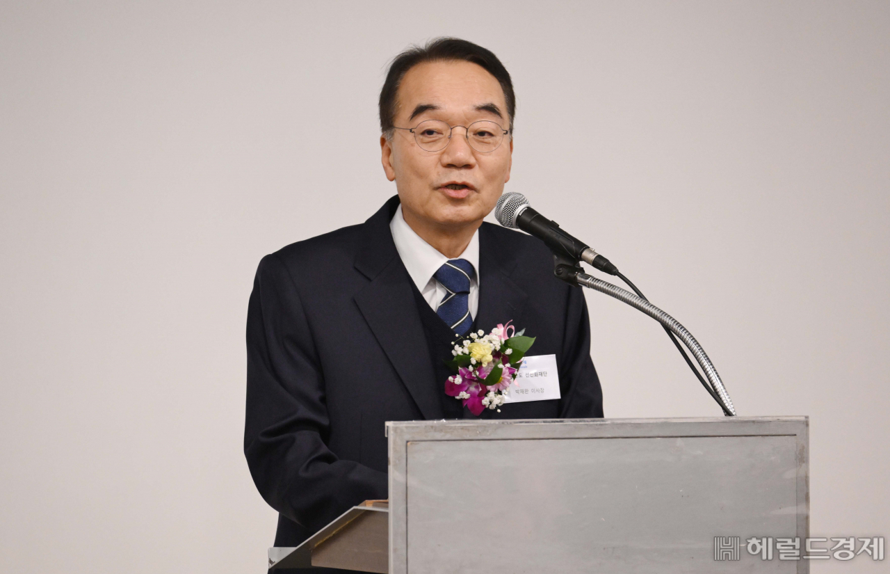 박재완 한반도선진화재단 겸 성균관대 이사장이 28일 서울 중구 대한상공회의소에서 진행된 ‘2023 헤럴드 일자리 대상’ 시상식에서 심사평을 전하고 있다. 이상섭 기자