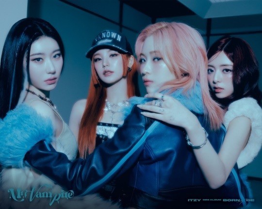 (Credit: JYP Entertainment)