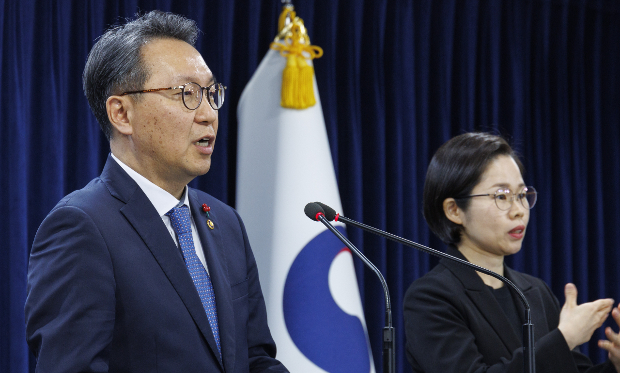박민수 보건복지부 2차관이 29일 오전 서울 종로구 정부서울청사에서 제5기 상급종합병원 지정 결과를 발표하고 있다.[연합]
