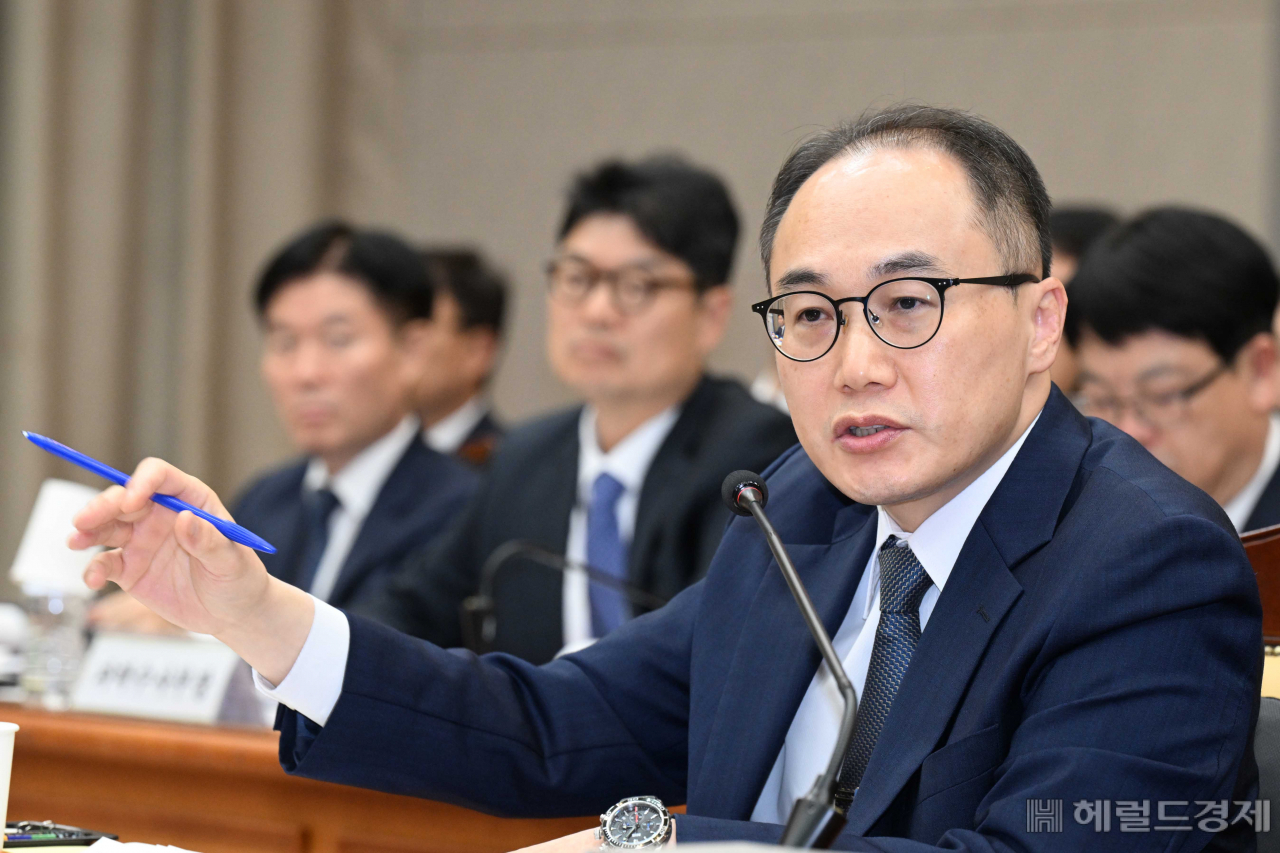 이원석 검찰총장이 23일 오후 서울 서초구 대검찰청에서 열린 법제사법위원회의 대검찰청에 대한 국정감사에서 의원의 질의에 답변하고 있다. /국회사진기자단