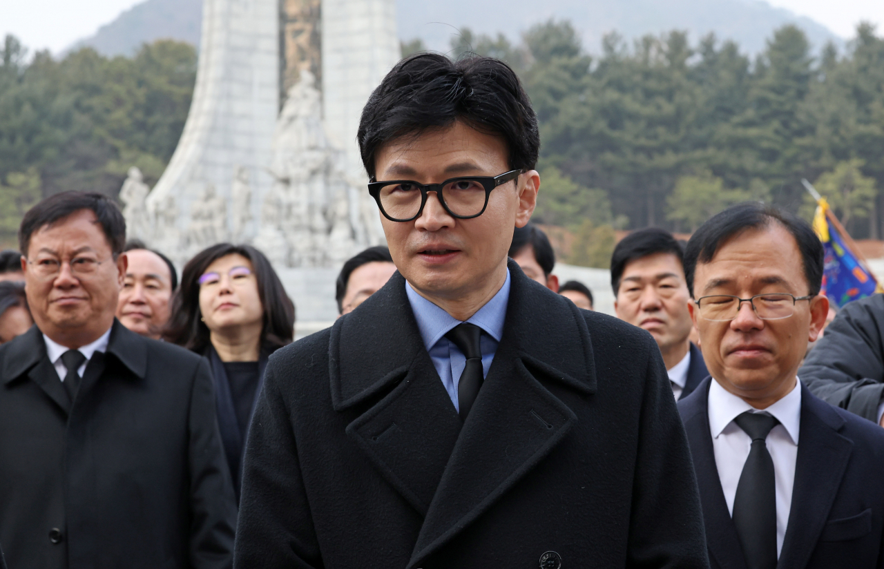 한동훈 국민의힘 비상대책위원장이 2일 오전 국립대전현충원을 찾아 참배하고 있다. [연합]
