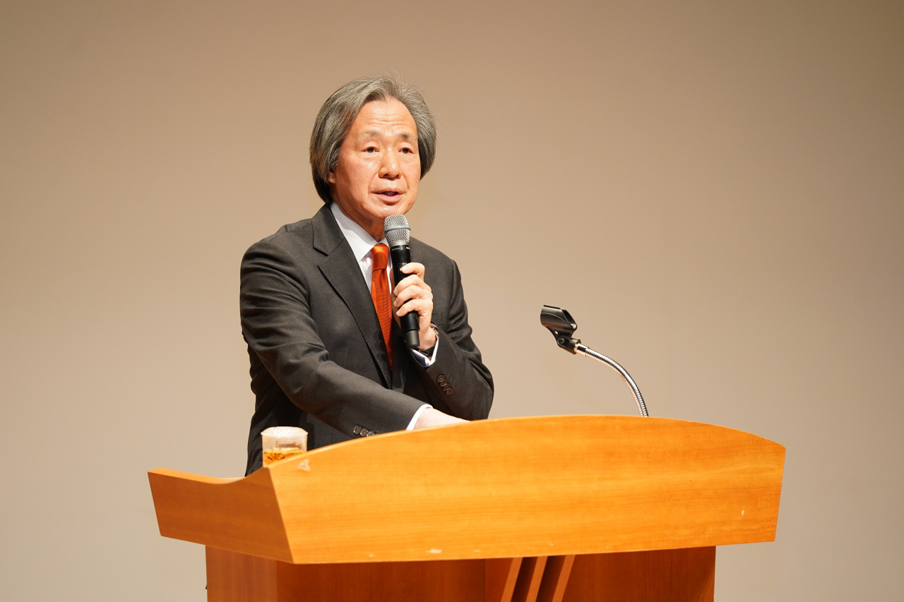 정기석 국민건강보험공단 이사장이 2일 강원도 원주 본사에서 열린 시무식에서 신년사를 하고 있다.[국민건강보험공단 제공]