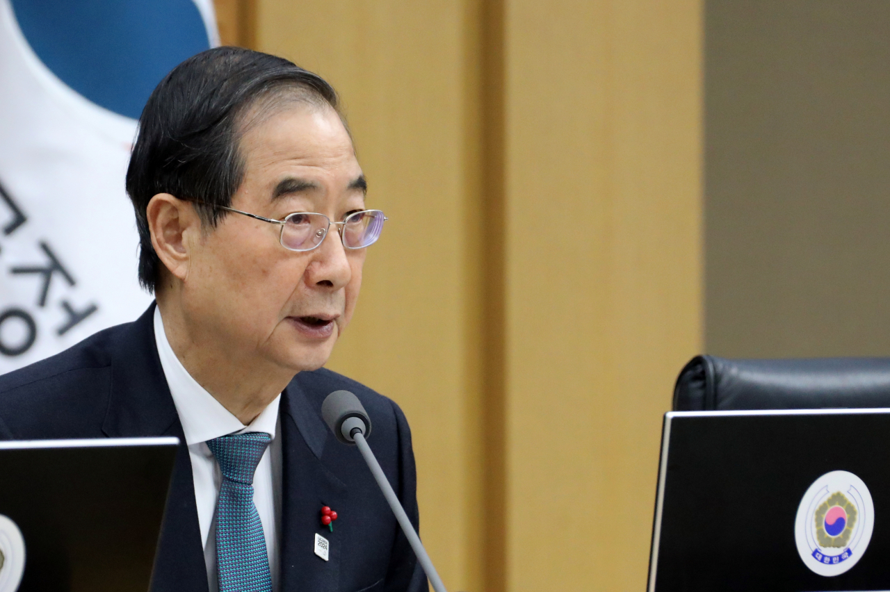 한덕수 국무총리가 2일 오후 정부세종청사 국무회의장에서 열린 새해 첫 국무회의에서 모두 발언을 하고 있다. [연합]