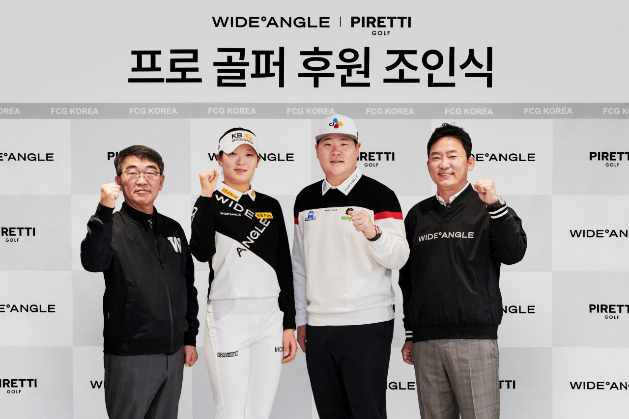 왼쪽부터 FCG코리아 지철종 대표, 방신실, 임성재, 케이투코리아그룹 정영훈 회장