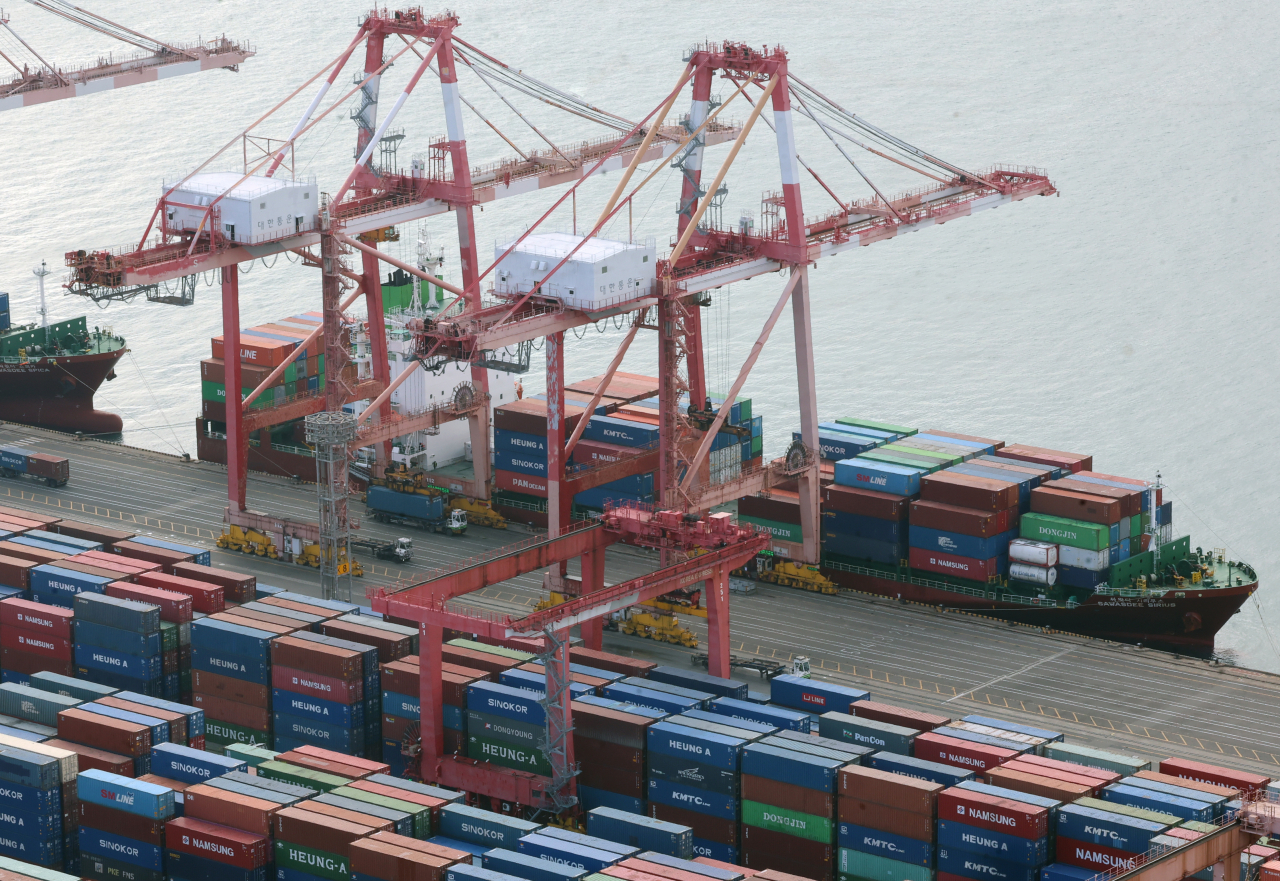 This photo, on Monday, shows a pier in the southeastern port city of Busan. (Yonhap)