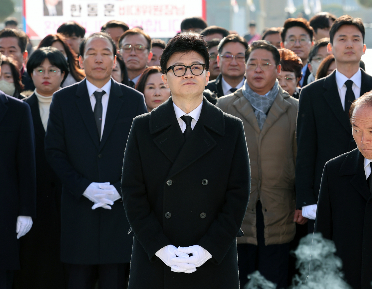 국민의힘 한동훈 비상대책위원장이 4일 오전 광주 북구 국립5·18민주묘지에서 참배하고 있다.[연합]