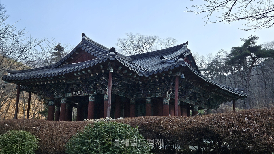흥국사 원통전