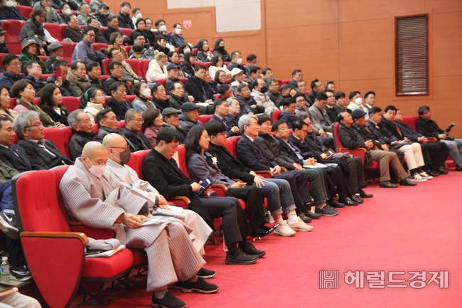 서갑원 전 의원 출판기념회가 6일 오후 순천대 우석홀에서 열리고 있다. /박대성 기자.