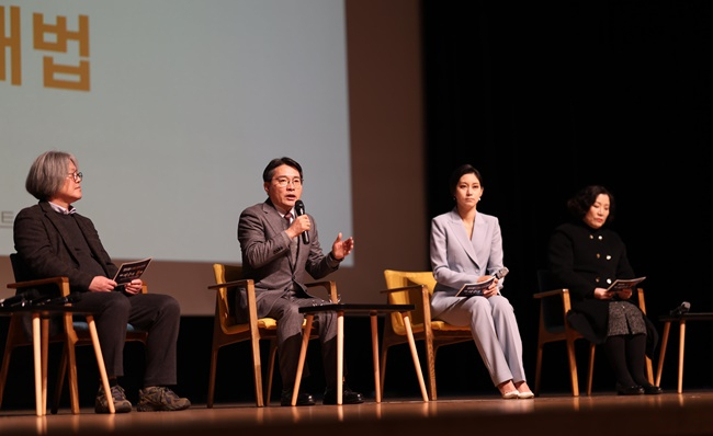 권오봉 전 여수시장이 7일 토크 콘서트를 열고 있다. [권오봉 제공]