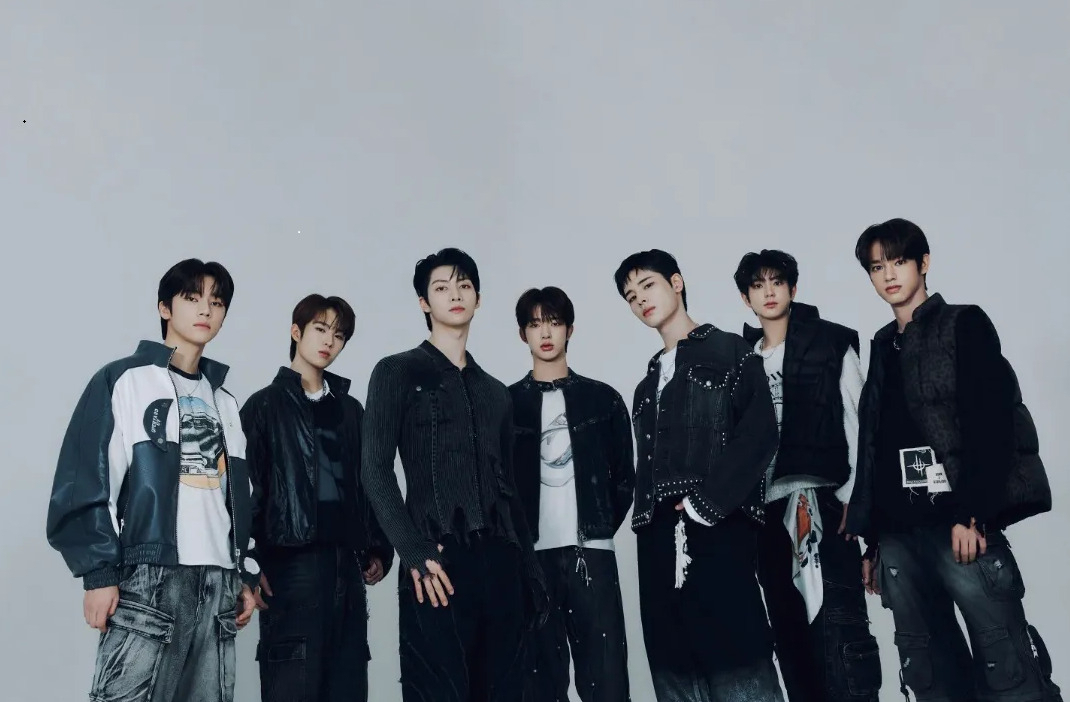 From left: NexZ members Ken, Yuhi, Yu, Tomoya, Haru, Yuki and Seita (JYP Entertainment)