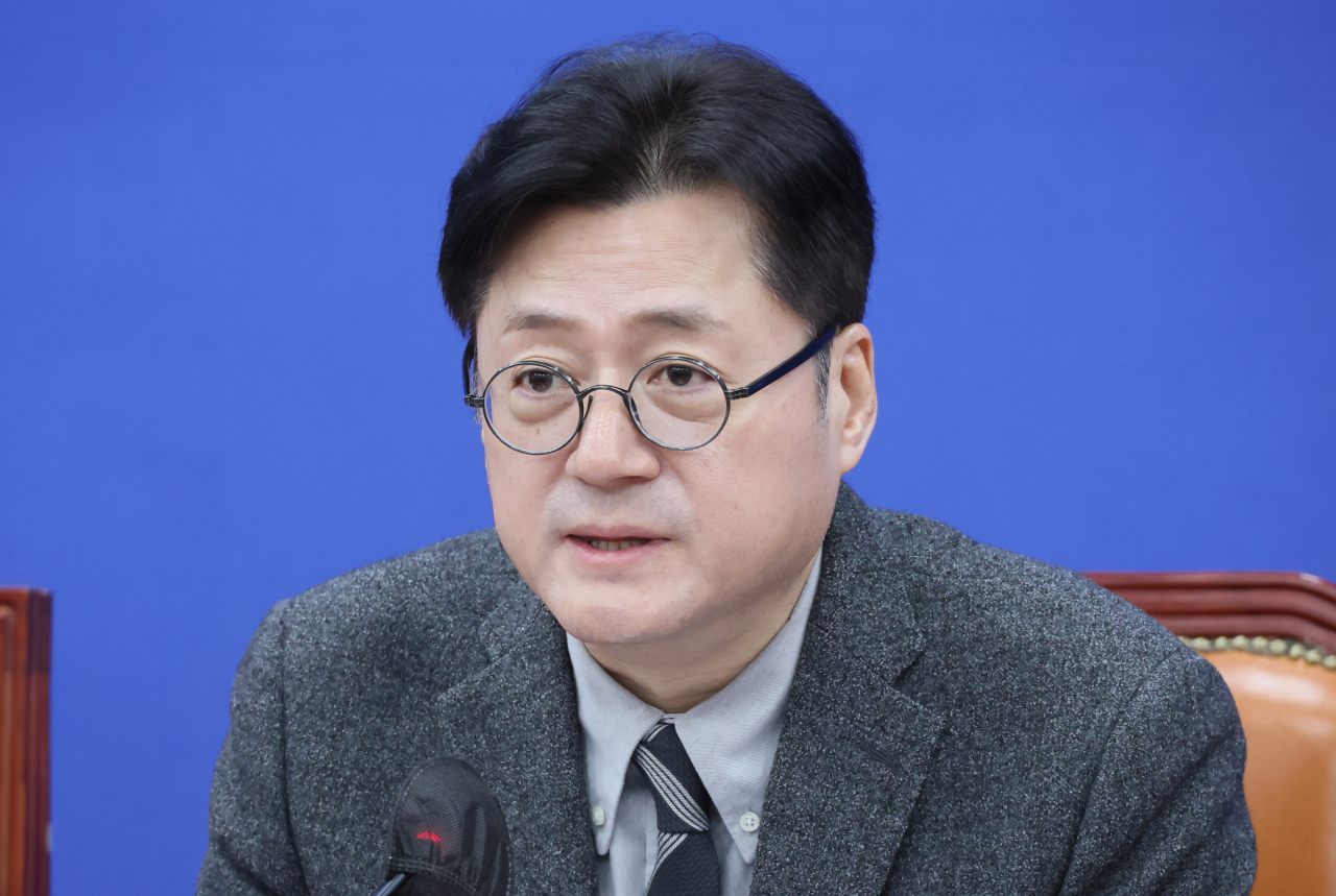 홍익표 더불어민주당 원내대표가 9일 오전 국회에서 열린 원내대책회의에서 발언하고 있다. [연합]