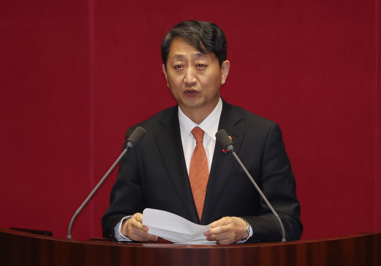 안덕근 산업통상자원부 장관이 9일 국회에서 열린 본회의에서 인사말을 하고 있다. [연합]