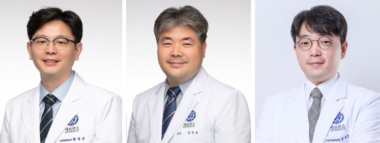 (사진) 연세의대 의생명과학부 황성순 교수, 강남세브란스병원 갑상선내분비외과 김석모, 윤혁준 교수 (좌측부터)
