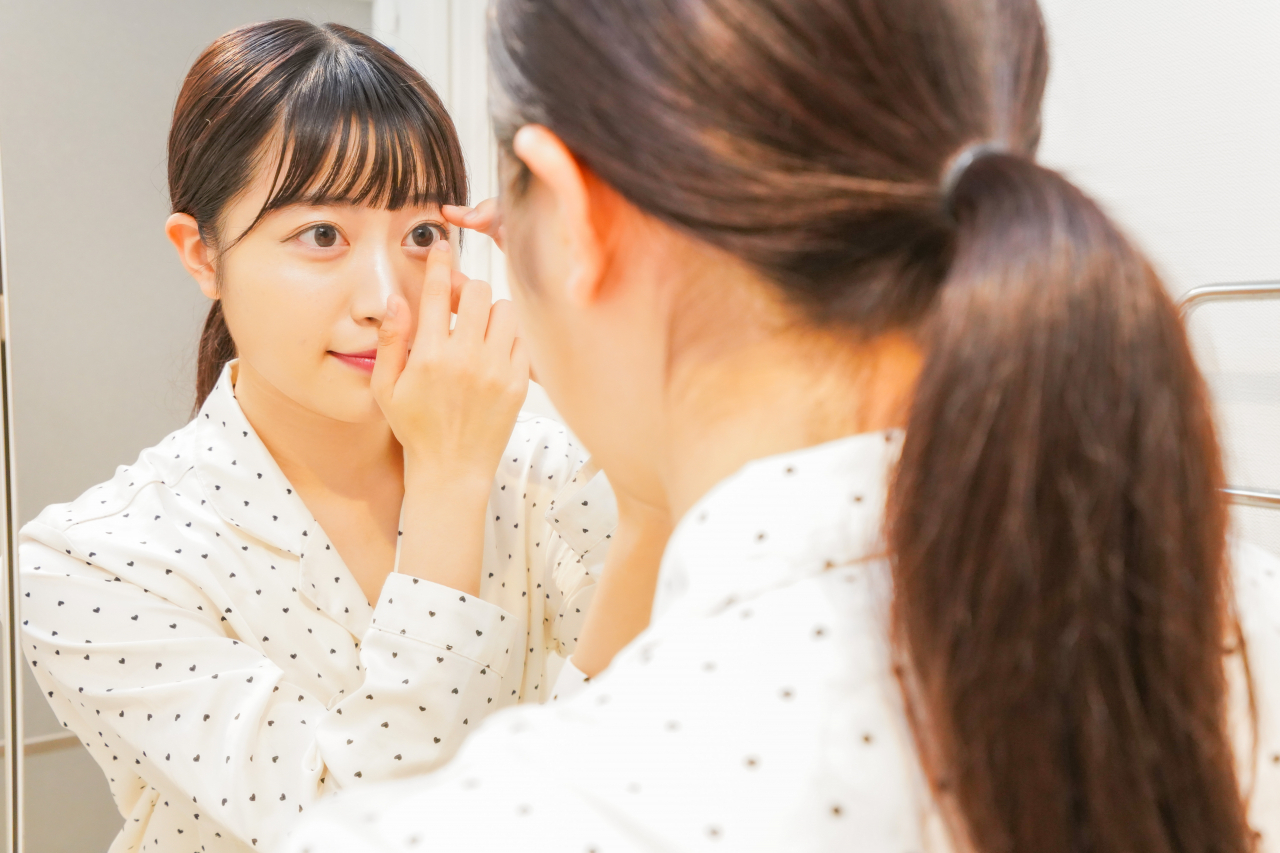 “안경 쓰면 촌스럽대요” 요즘 다 렌즈 낀다는데…심각한 부작용, 또 나왔다