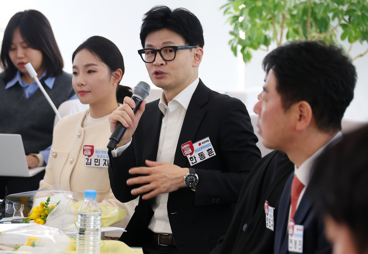 한동훈 국민의힘 비상대책위원장이 10일 오후 부산 동구 아스티호텔에서 열린 국민의힘 부산 미래 일자리 현장 간담회에서 발언하고 있다. [연합]