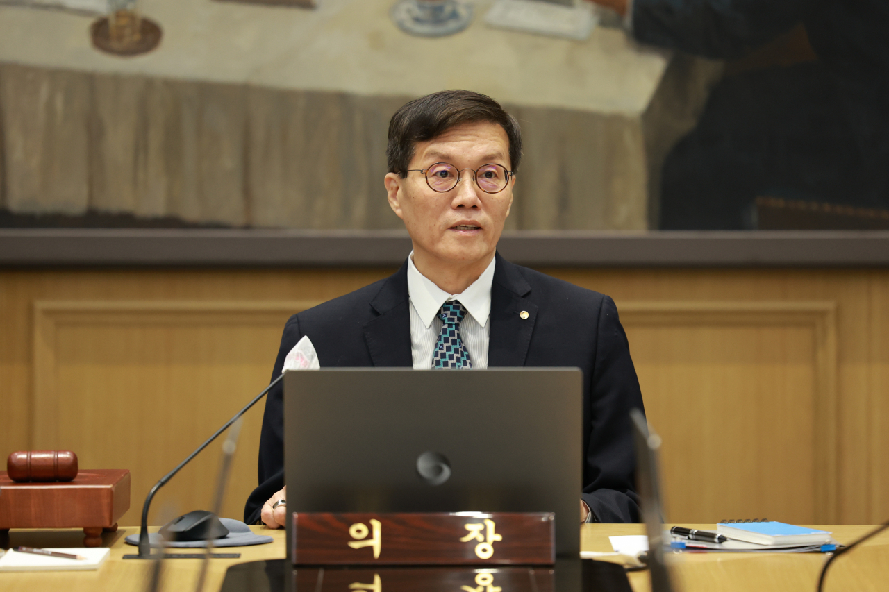 이창용 한국은행 총재가 11일 서울 중구 한국은행에서 금융통화위원회를 주재하고 있다. [연합]