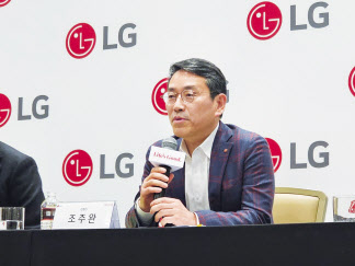 조주완 LG전자 대표이사 CEO가 10일(현지시간) 미국 라스베이거스에서 열린 기자간담회에서 답변하고 있다. 김민지 기자