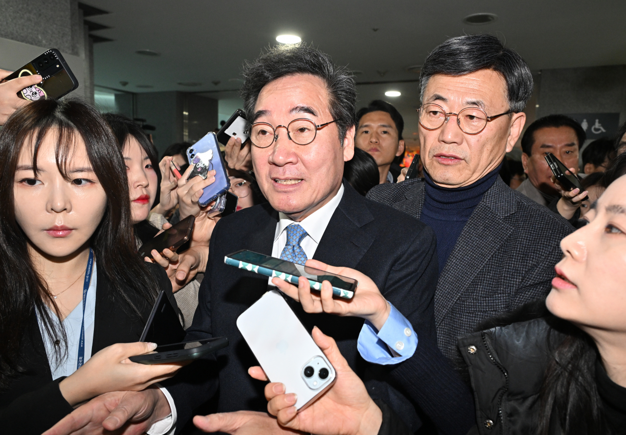더불어민주당 탈당을 예고한 이낙연 전 대표가 9일 서울 여의도 의원회관에서 열린 양향자 대표의 출판기념회에 참석한 뒤 이동하고 있다. 임세준 기자