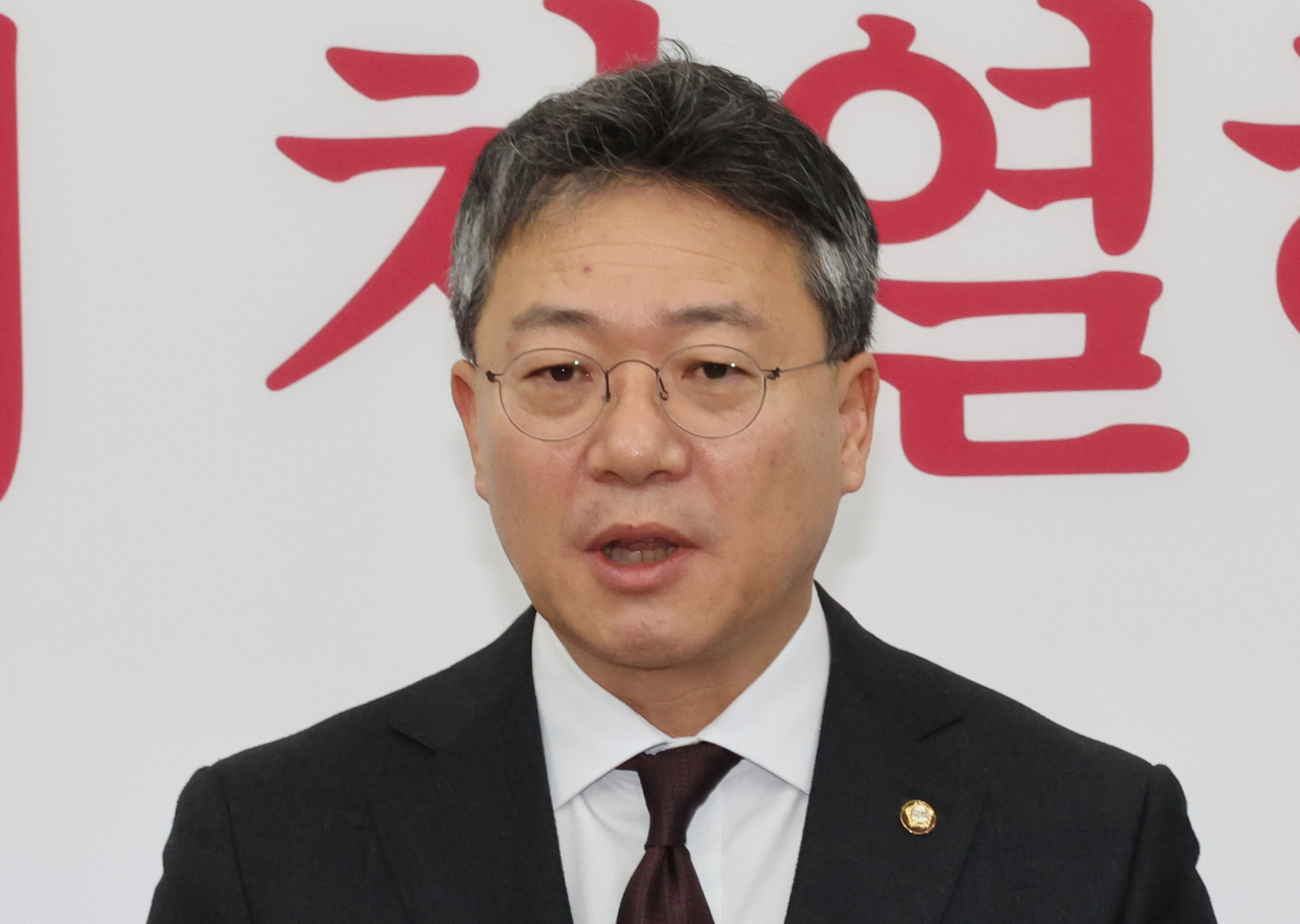 국민의힘 박정하 수석대변인이 지난해 12월 28일 국회에서 비상대책위원회 위원 임명안을 발표하고 있다. [연합]
