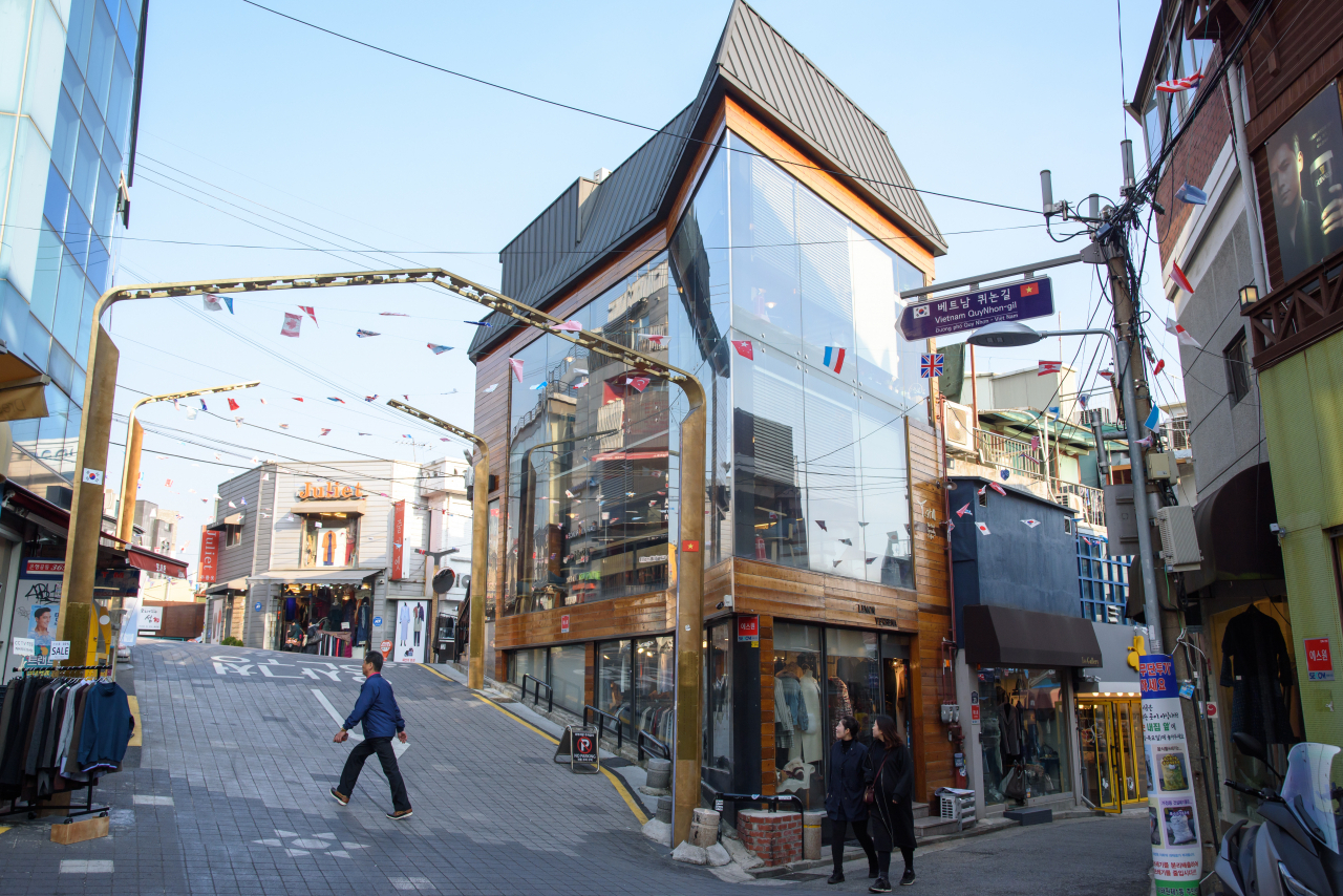 서울 용산구 이태원동 거리[123RF]