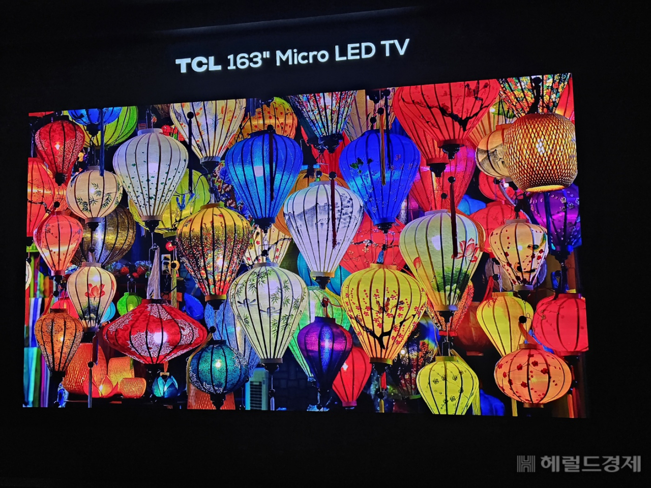 TCL이 ‘CES 2024’에서 처음 공개한 163인치 마이크로 LED TV. 김민지 기자