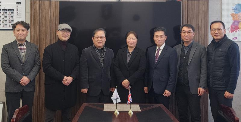 박수현 공동대표 등 영종국제도시 총연합회는 지난 11일 영종 국제학교 설립 한국대표부 사무실을 방문했다.