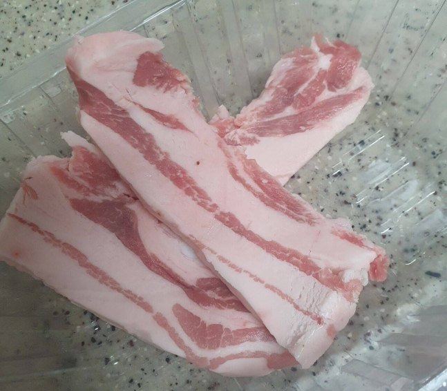 온라인에서 주문한 농협 삼겹살 상태. [온라인 커뮤니티]