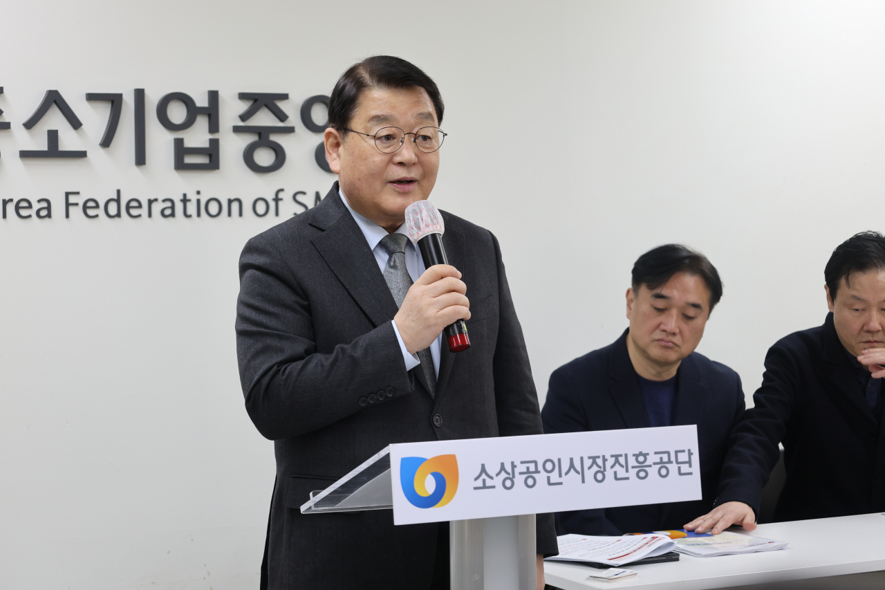 박성효 소상공인시장진흥공단 이사장이 16일 서울 여의도 중기중앙회에서 열린 신년 기자간담회에서 발언하고 있다. [연합]