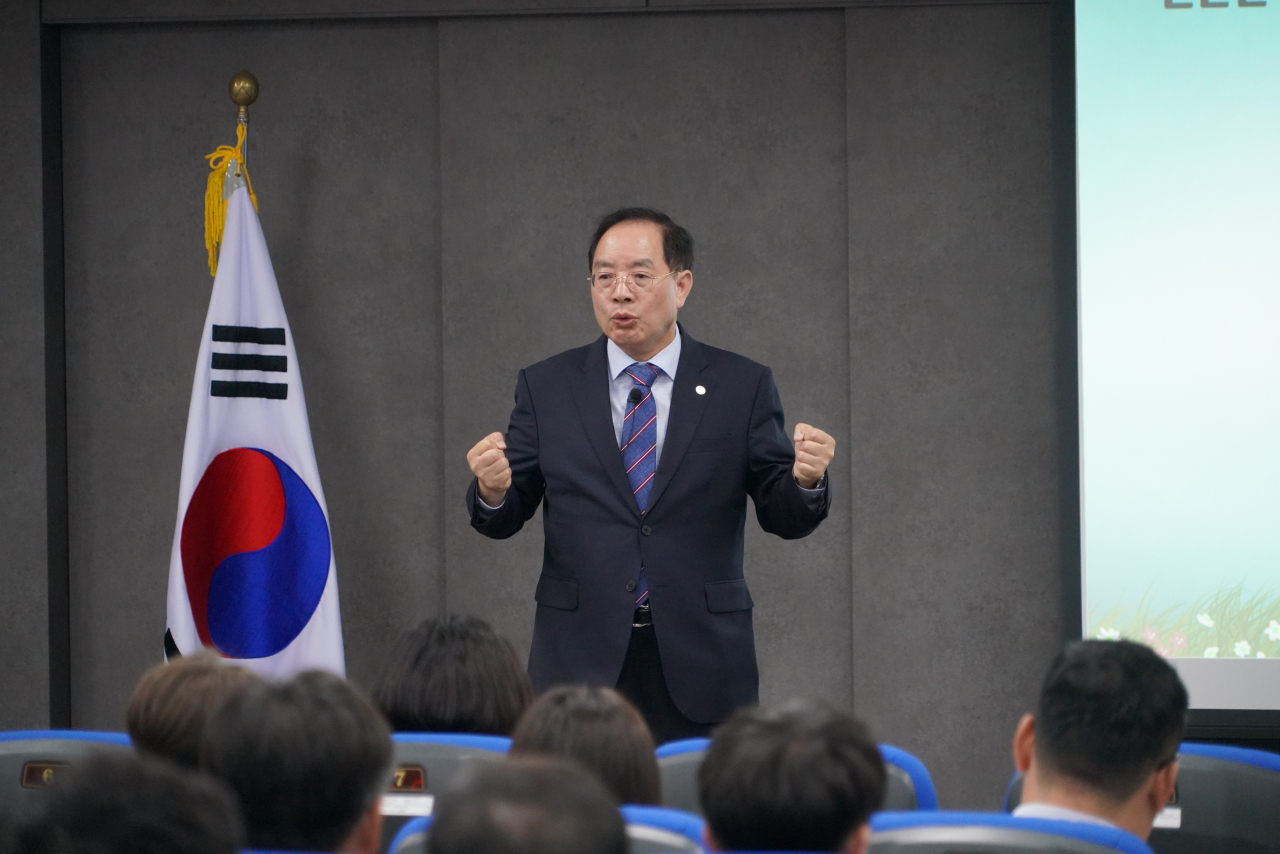 하윤수 부산시교육감. [사진=부산교육청]